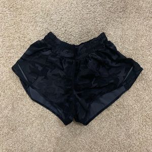 Lululemon hotty hot size 4
